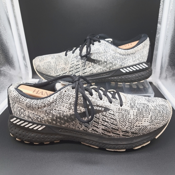 Brooks Other - Mens Brooks Adrenaline 21 Running Shoes,Size 10.5,Black/White